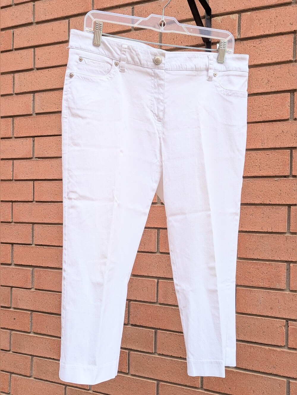 Zac & Rachel Women's (12) White Cropped Capris Jeans w/ Silver Accents